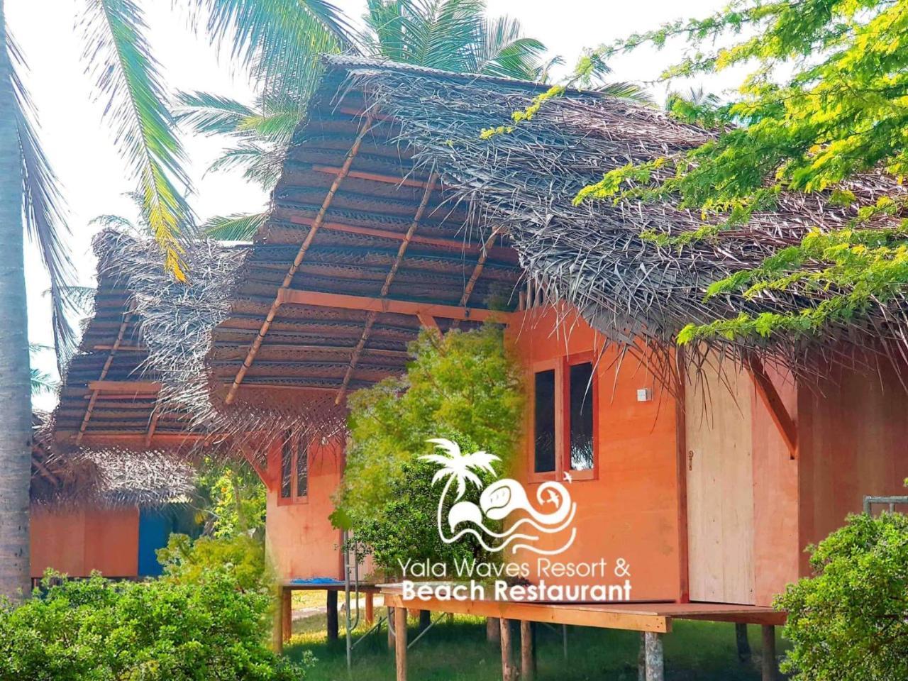 Yala Waves Beach Resort Kirinda  Exterior foto